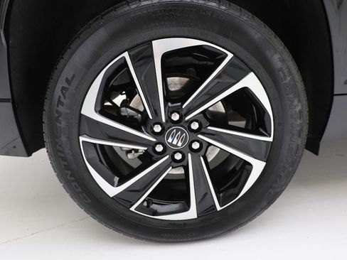 Used 2025 Buick Enclave Sport Touring image 9