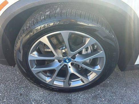 Used 2025 BMW X5 xDrive50e image 18