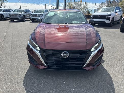 Used 2025 Nissan Altima 2.5 SV image 8