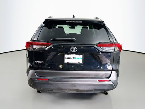 Used 2021 Toyota RAV4 LE image 6