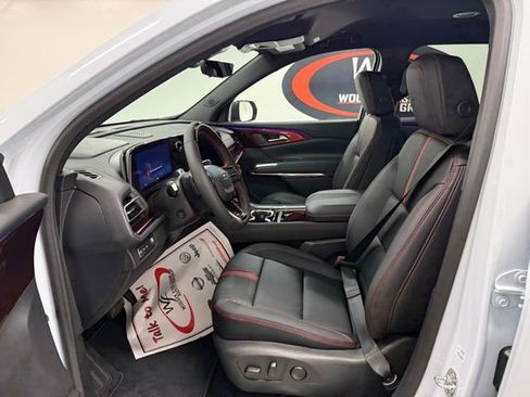 New 2026 Chevrolet Traverse RS image 11