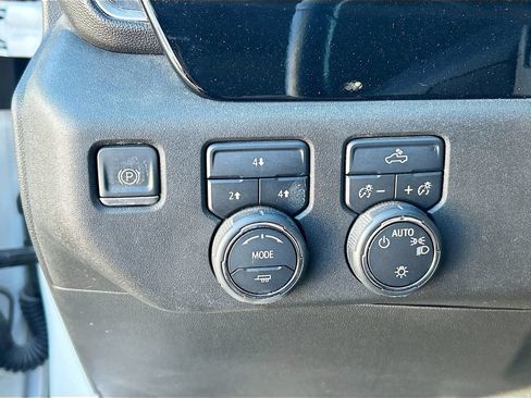 Used 2024 Chevrolet Silverado 2500 LT w/ Z71 Off-Road Package AWD/4WD image 10