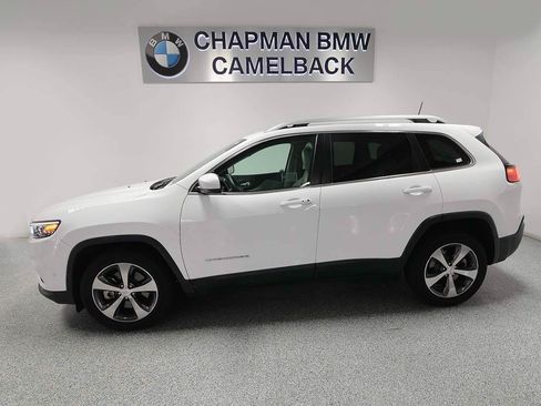 Used 2019 Jeep Cherokee Limited w/ Luxury Group FWD image 3