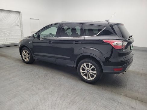 Used 2017 Ford Escape SE image 3