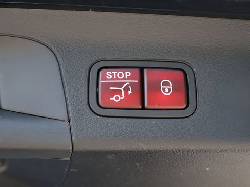Certified 2022 Mercedes-Benz GLS 450 4MATIC image 17