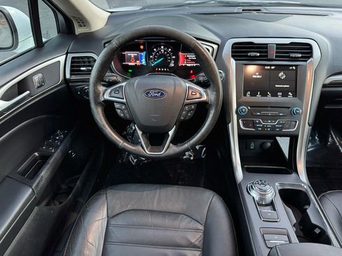 Used 2018 Ford Fusion SE w/ Equipment Group 602A FWD image 27