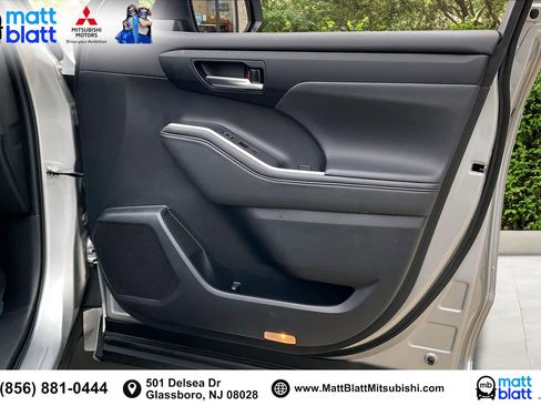 Used 2022 Toyota Highlander XLE image 25
