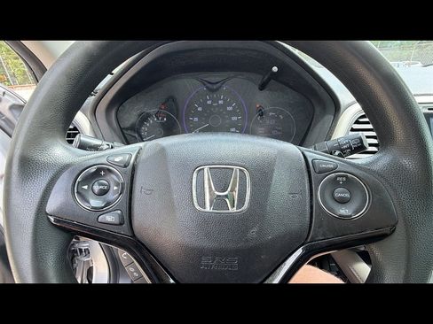 Used 2018 Honda HR-V EX image 12