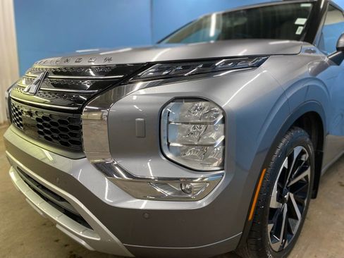 Used 2023 Mitsubishi Outlander SEL image 6