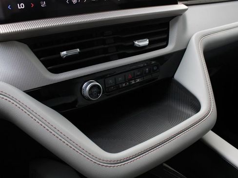 New 2026 Ford Explorer Active w/ Active Comfort Package AWD/4WD image 17
