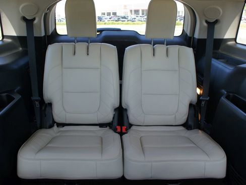 Used 2019 Ford Explorer Limited w/ Limited Luxury Package image 13