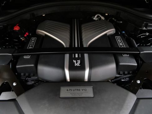Used 2022 Rolls-Royce Cullinan AWD/4WD image 32