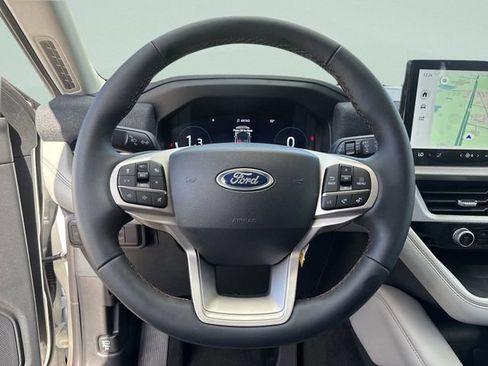 Used 2026 Ford Explorer Active w/ Active Comfort Package RWD image 21
