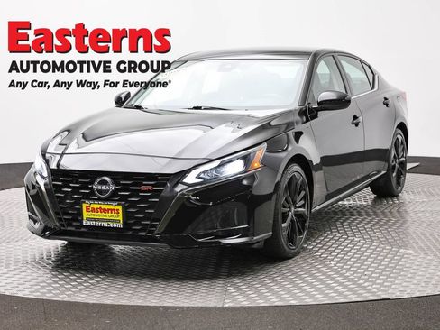 Used 2024 Nissan Altima 2.5 SR FWD image 1