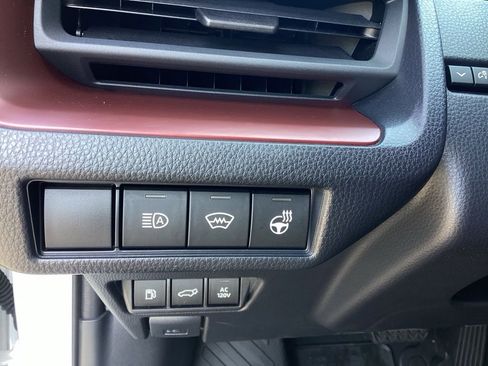 Used 2024 Toyota Prius Prime Premium FWD image 22