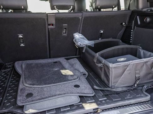 New 2026 Land Rover Defender 110 AWD/4WD image 28