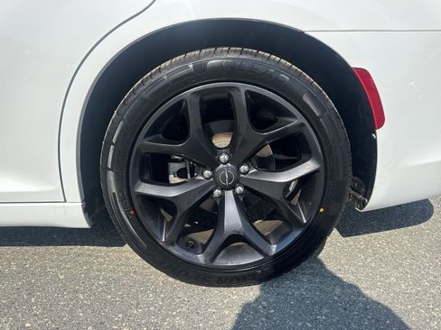 Used 2021 Chrysler 300 S image 28