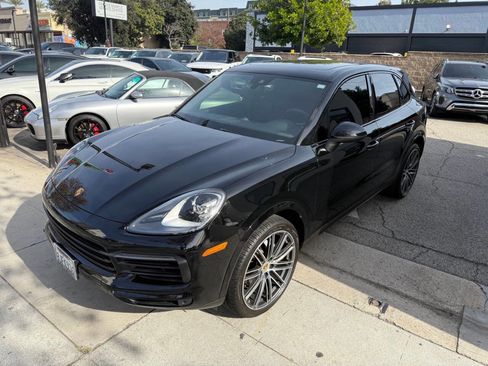 Used 2019 Porsche Cayenne image 12