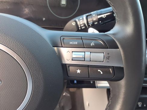 Used 2024 Hyundai Kona Limited image 9