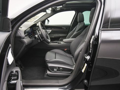 New 2025 Maserati Grecale Modena image 18