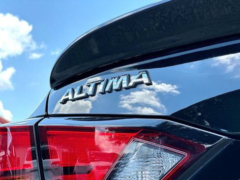Used 2021 Nissan Altima 2.5 SR FWD image 15