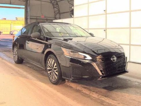 Used 2024 Nissan Altima 2.5 SV image 5