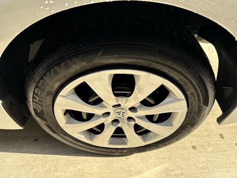 Used 2024 Toyota Corolla LE image 19