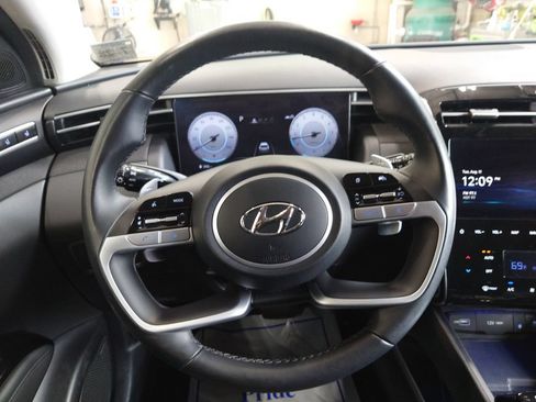 Certified 2023 Hyundai Tucson Limited AWD/4WD image 15