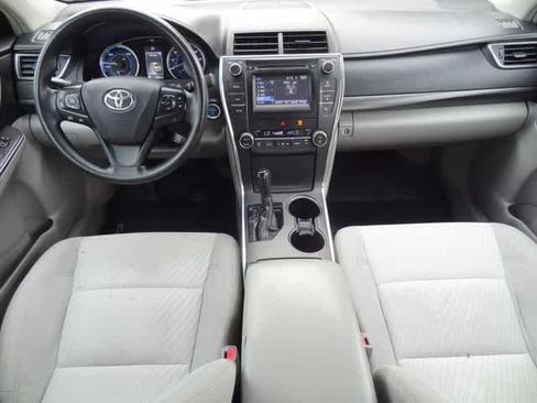 Used 2017 Toyota Camry LE FWD image 11