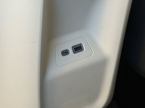 Used 2022 Buick Envision Preferred image 25