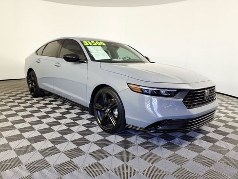 Used 2023 Honda Accord Sport image 3