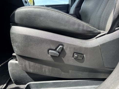 Used 2016 Chrysler Town & Country S w/ Driver Convenience Group FWD image 15