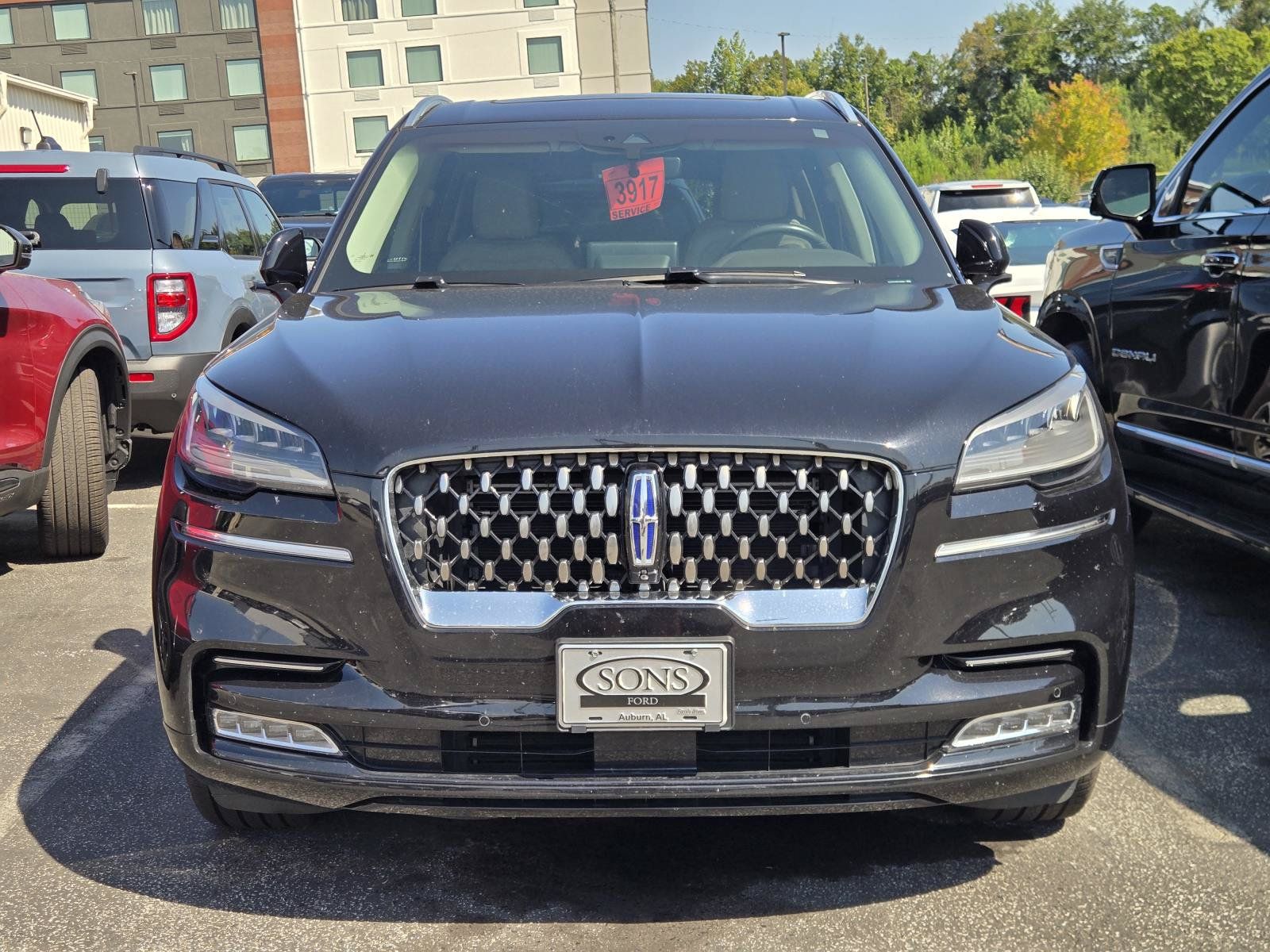 Used 2022 Lincoln Aviator Grand Touring w/ Elements Package Plus AWD/4WD image 3