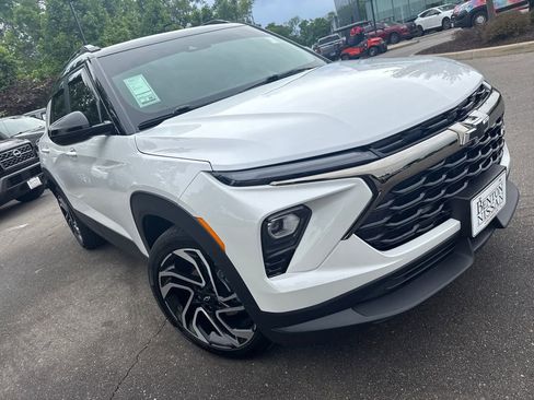 Used 2026 Chevrolet TrailBlazer RS w/ Convenience Package FWD image 37