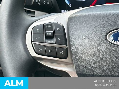Used 2025 Ford Explorer Active AWD/4WD image 28