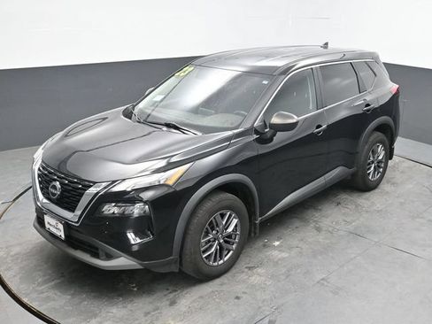 Used 2023 Nissan Rogue S AWD/4WD image 30