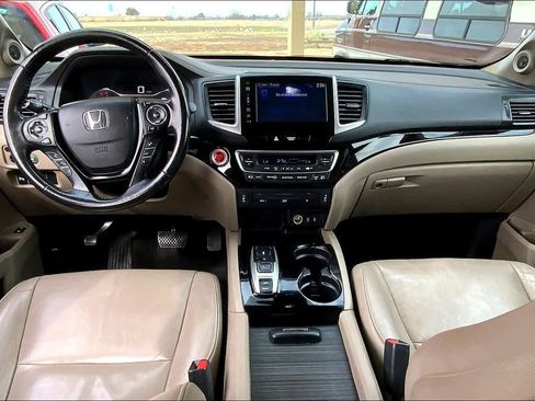 Used 2016 Honda Pilot Touring image 16
