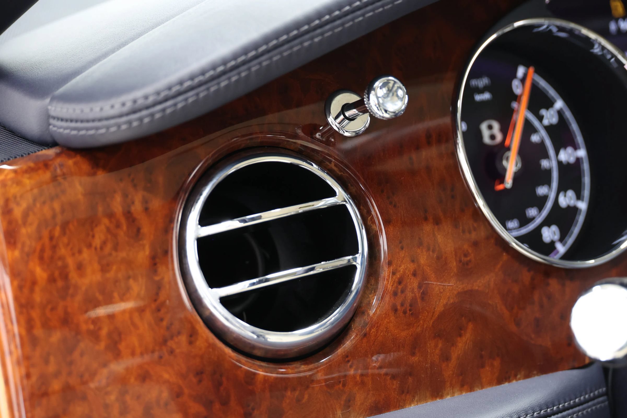Used 2017 Bentley Mulsanne RWD image 30