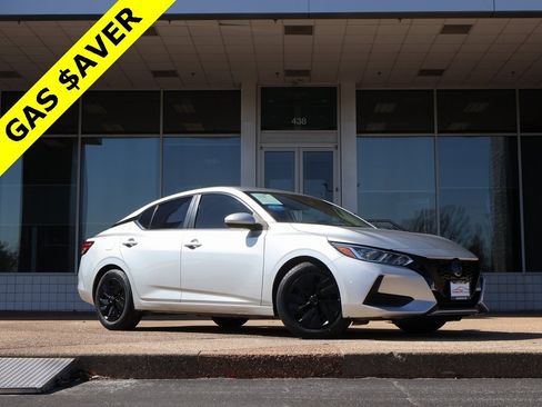 Used 2022 Nissan Sentra SV image 1