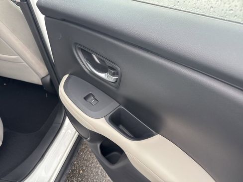 Used 2023 Honda HR-V LX image 15