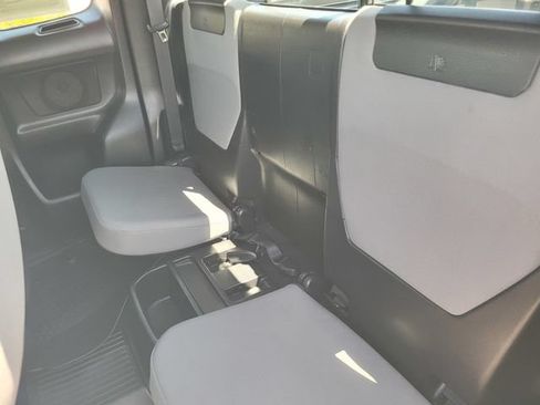 Used 2018 Toyota Tacoma SR w/ SR Convenience Package RWD image 15