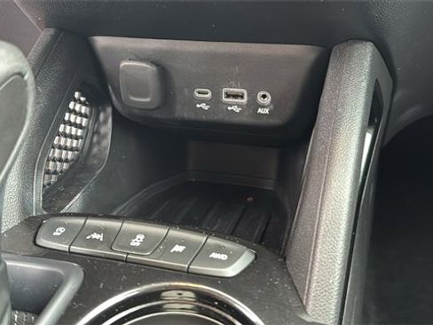 Used 2022 Chevrolet TrailBlazer LT w/ Convenience Package image 19