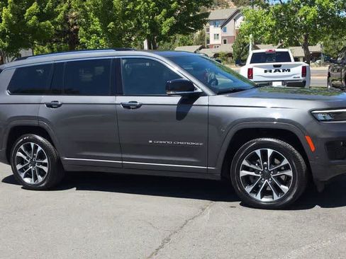 Used 2022 Jeep Grand Cherokee L Overland AWD/4WD image 2