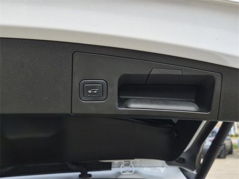 Used 2023 Cadillac XT4 Sport w/ Cold Weather Package image 10