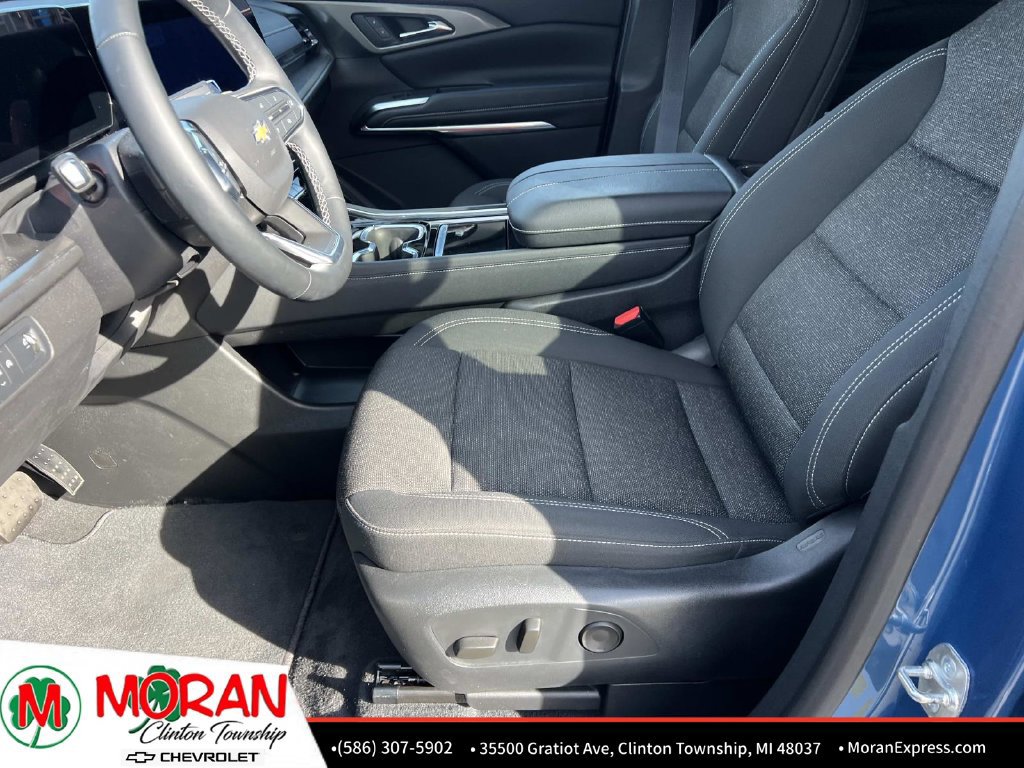Certified 2024 Chevrolet Traverse LT FWD image 18