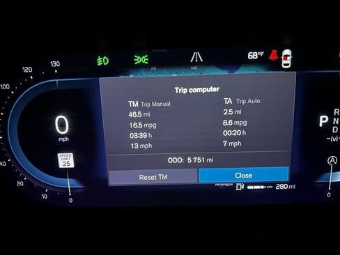 Certified 2025 Volvo XC60 B5 Plus image 36