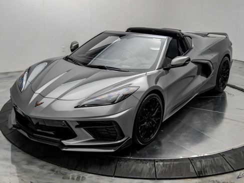 Used 2022 Chevrolet Corvette Stingray Preferred Cpe w/ Z51 Performance Package RWD image 8