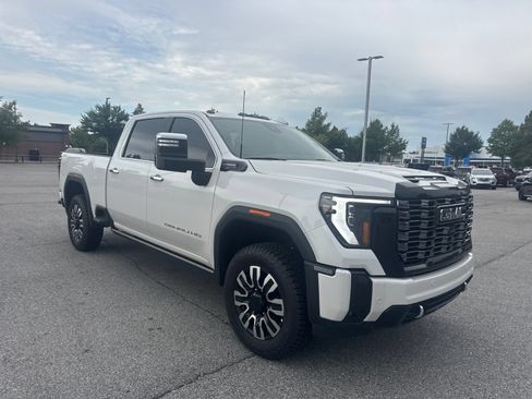 Used 2025 GMC Sierra 2500 Denali Ultimate AWD/4WD image 3