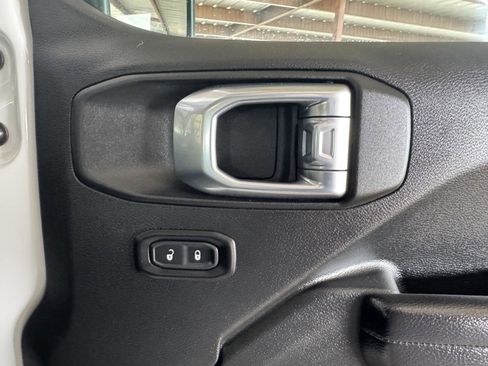 Used 2021 Jeep Wrangler Unlimited Sport image 38