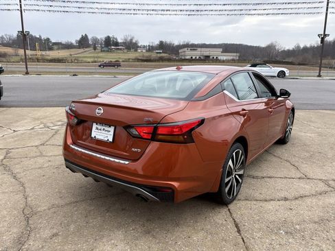 Used 2021 Nissan Altima 2.5 SR w/ SR Premium Package image 5